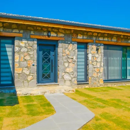 Сasa de vacaciones Luxury Stone House With Indoor - Outdoor Pools, Turkish Bath And Sauna In Fethiye
