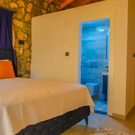 Feriehus Luxury Stone House With Indoor - Outdoor Pools, Turkish Bath And Sauna In Fethiye